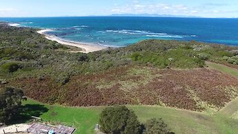 Bear Gully Coastal Cottages