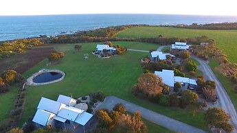 Bear Gully Coastal Cottages