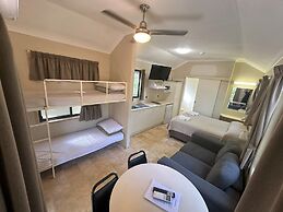 1770 Holiday Village