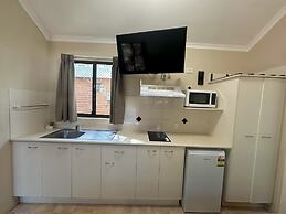 1770 Holiday Village