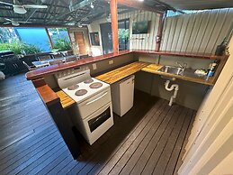 1770 Holiday Village