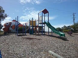 Lakes Caravilla Caravan Park