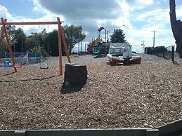 Lakes Caravilla Caravan Park