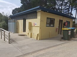 Lakes Caravilla Caravan Park