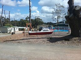 Lakes Caravilla Caravan Park