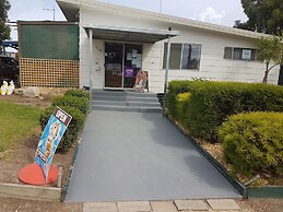 Lakes Caravilla Caravan Park