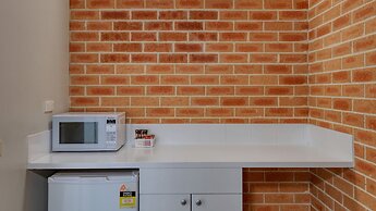 Country Gardens Motor Inn