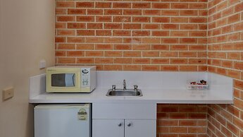 Country Gardens Motor Inn