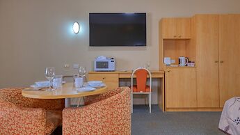 Country Gardens Motor Inn