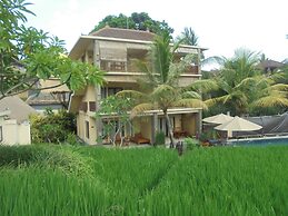 Biyukukung Suites & Spa