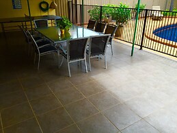 Ruthven Street Motor Inn