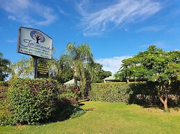 Jacaranda Country Motel