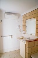 Jacaranda Country Motel