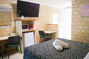 Jacaranda Country Motel