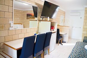 Jacaranda Country Motel