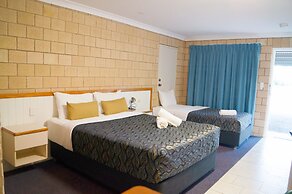 Jacaranda Country Motel