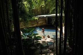 Opal Hot Springs & Holiday Park