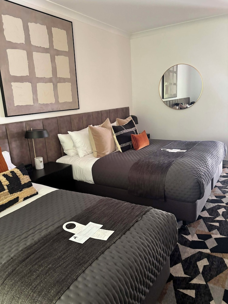 Alexandra Hills Hotel Suites
