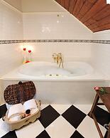 Mary Card's Coach House