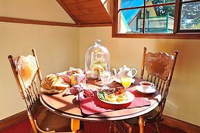 Mary Card's Coach House