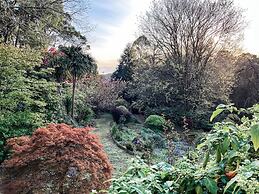 Woolrich Historic Garden Cottage