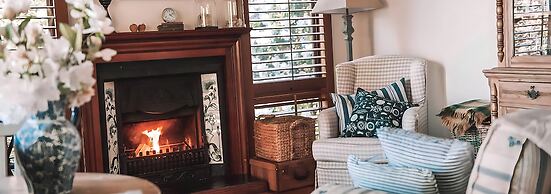 Woolrich Historic Garden Cottage