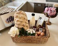 Woolrich Historic Garden Cottage