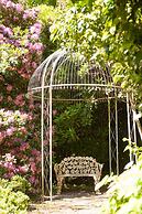 Woolrich Historic Garden Cottage