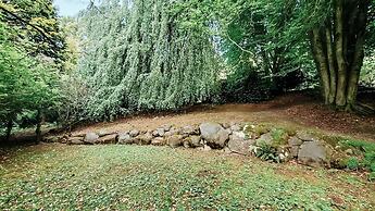 Woolrich Historic Garden Cottage