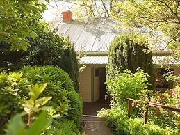 Woolrich Historic Garden Cottage