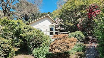 Woolrich Historic Garden Cottage