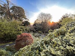Woolrich Historic Garden Cottage