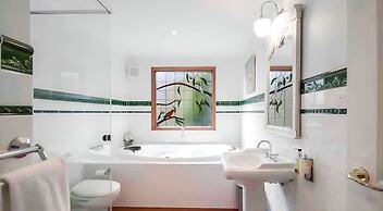 Woolrich Historic Garden Cottage