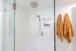 Hastings Cove Waterfront Holiday Apartments