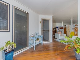 Hastings Cove Waterfront Holiday Apartments