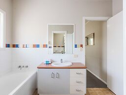 Hastings Cove Waterfront Holiday Apartments