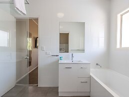 Hastings Cove Waterfront Holiday Apartments