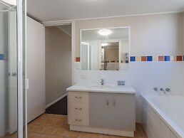 Hastings Cove Waterfront Holiday Apartments