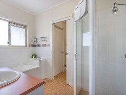 Hastings Cove Waterfront Holiday Apartments