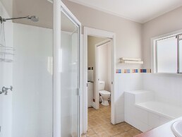 Hastings Cove Waterfront Holiday Apartments