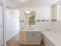 Hastings Cove Waterfront Holiday Apartments