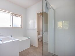 Hastings Cove Waterfront Holiday Apartments