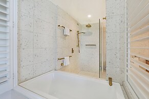 Mandolin Beachfront Resort