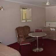 Beerwah Glasshouse Mountains Motel