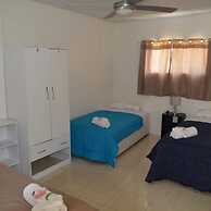 Beerwah Glasshouse Mountains Motel