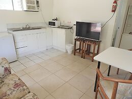 Beerwah Glasshouse Mountains Motel