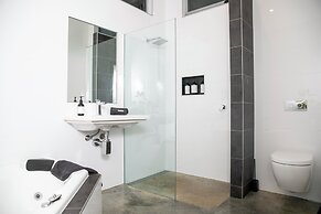 Smith Beach Getaways Beachwood Garden Studio