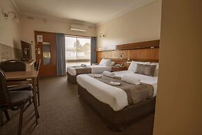 Hi Way Eight Motor Inn