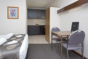 Hi Way Eight Motor Inn