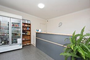 Hi Way Eight Motor Inn